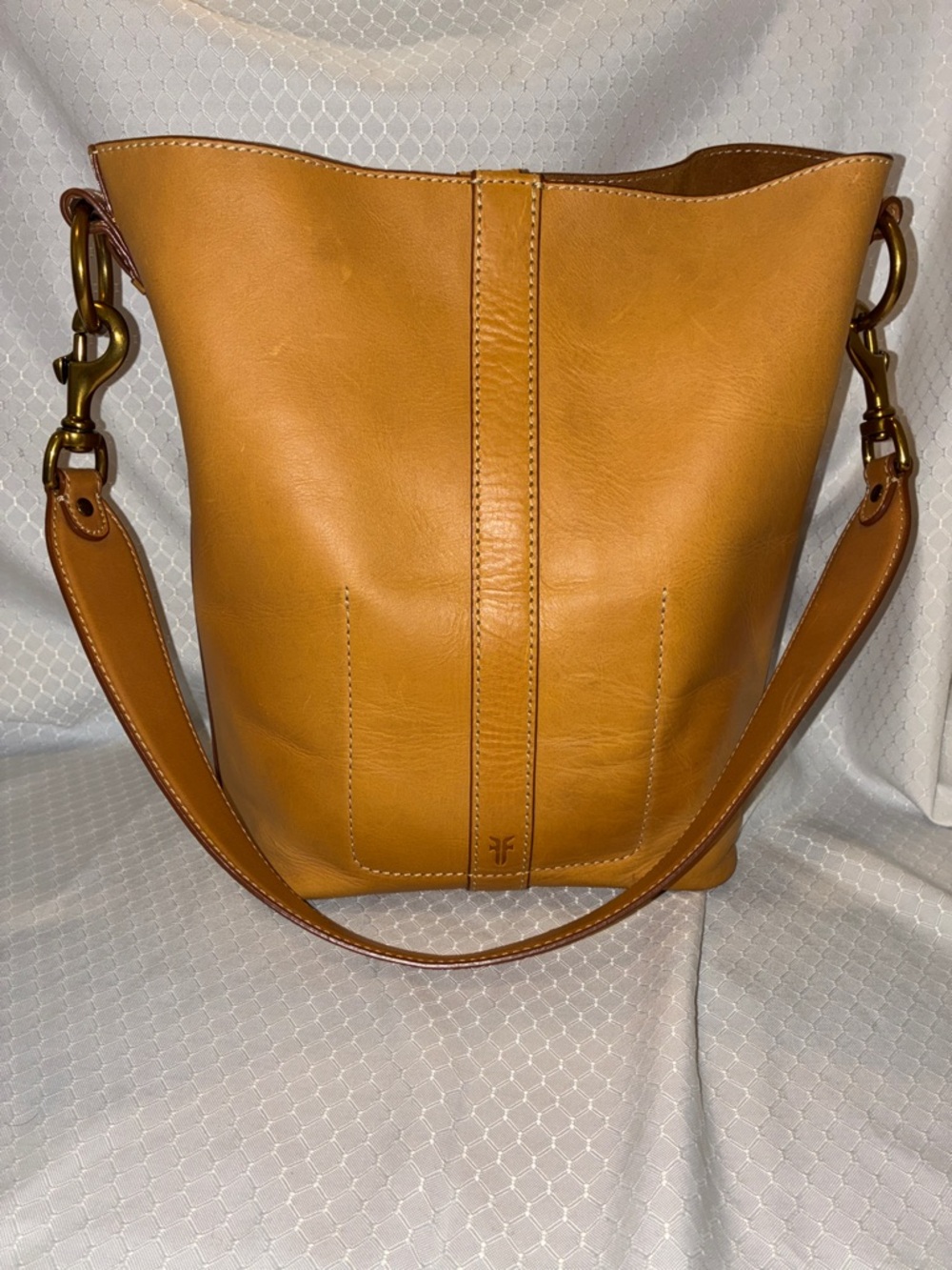 Frye Vintage Ilana Bucket Bag Rare Banana Yellow EUC